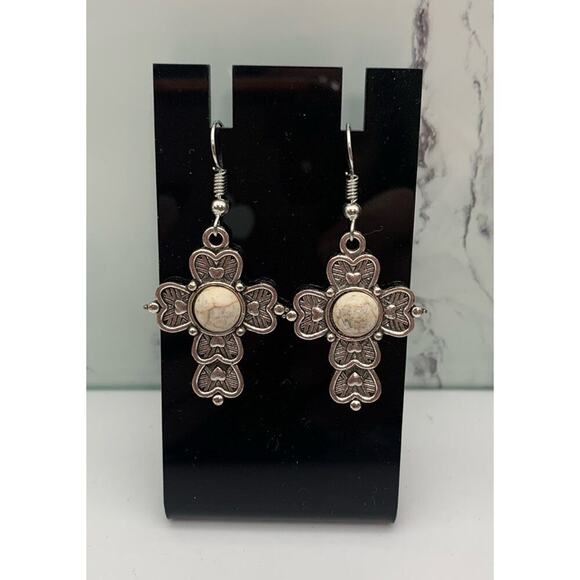 NWT Cream / Ivory Stone & Silver Tone Cross Pierced Earrings Boho Southwestern - Picture 1 of 4
